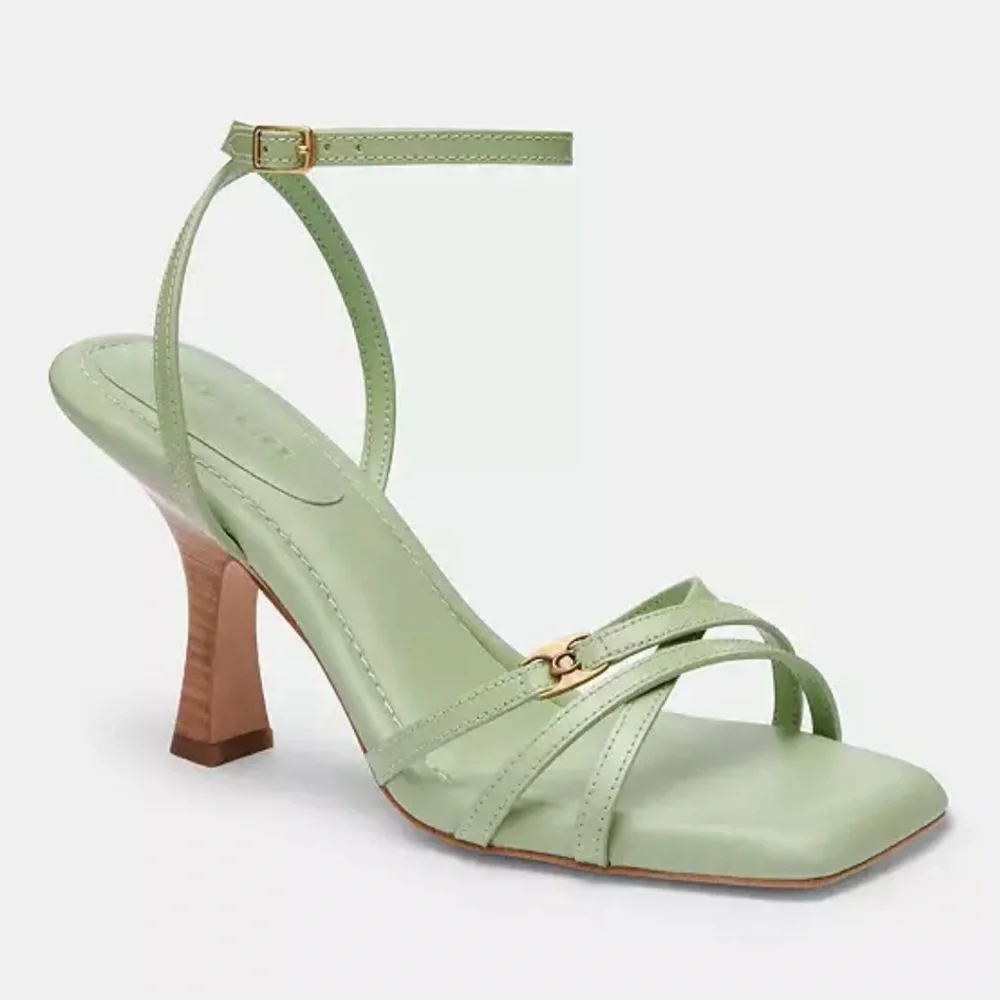 New Coach Kelsey Heels - Picture 1 of 5